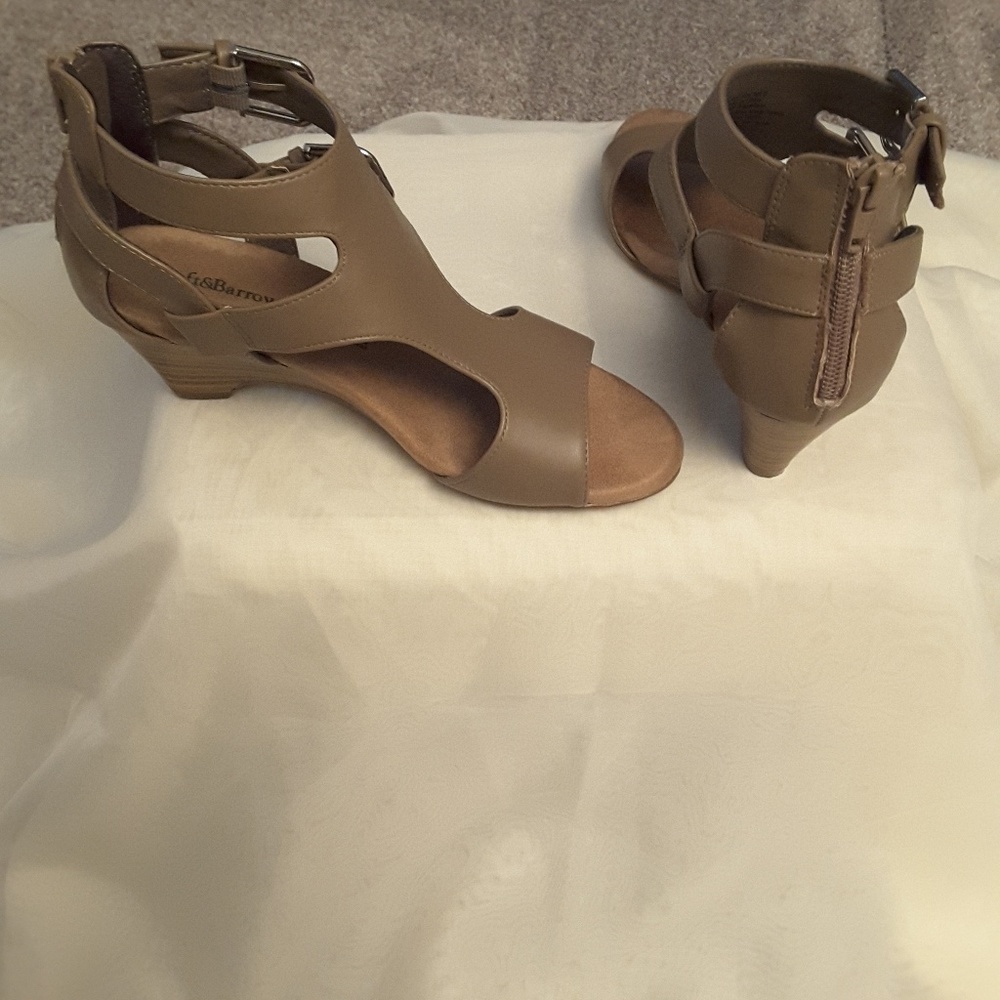CROFT & BARROW  Shoes with wedge heel sz 6.5